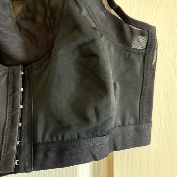 Shein Black Bra front snap closure adjustable strap snaps size L back support - Picture 7 of 8